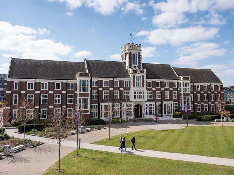 羅浮堡大學
