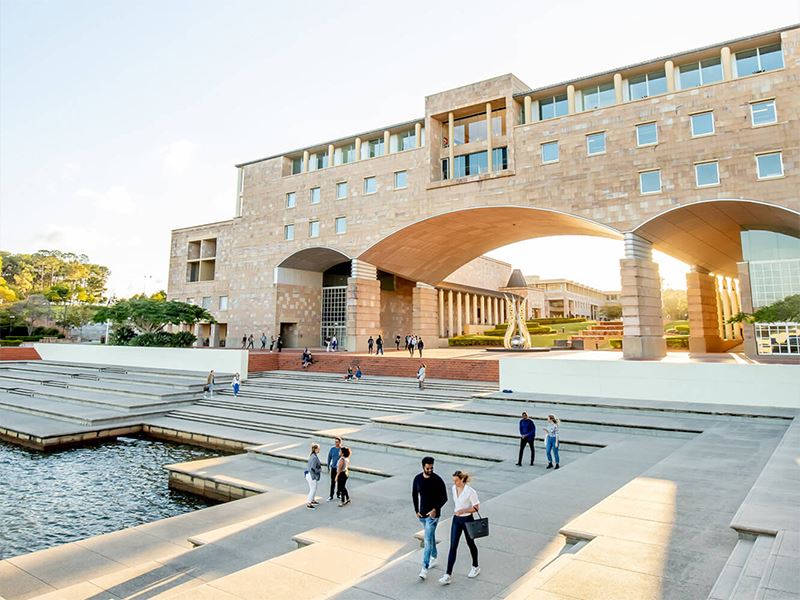 邦德大學